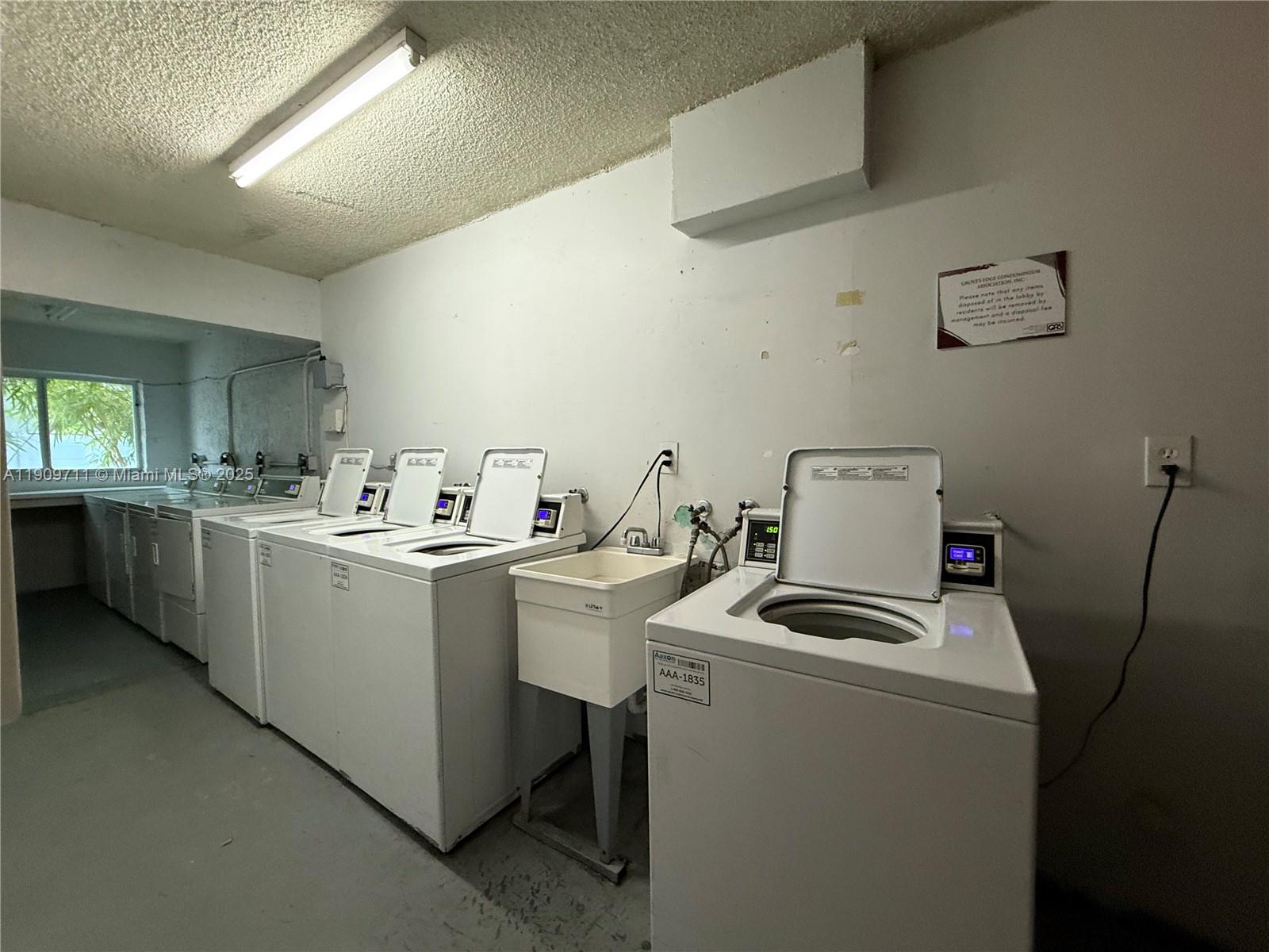 GROVES EDGE CONDO - Residential Lease