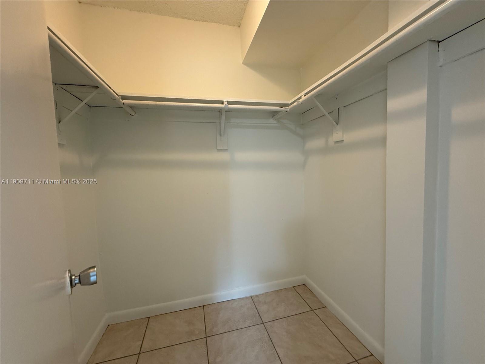 GROVES EDGE CONDO - Residential Lease