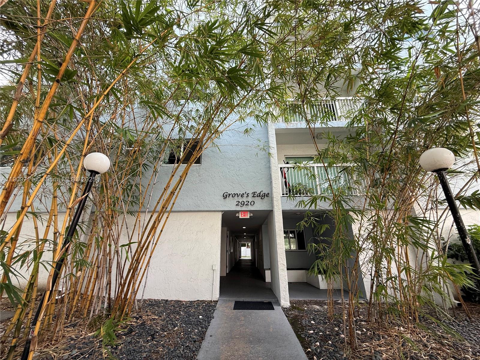 GROVES EDGE CONDO - Residential Lease