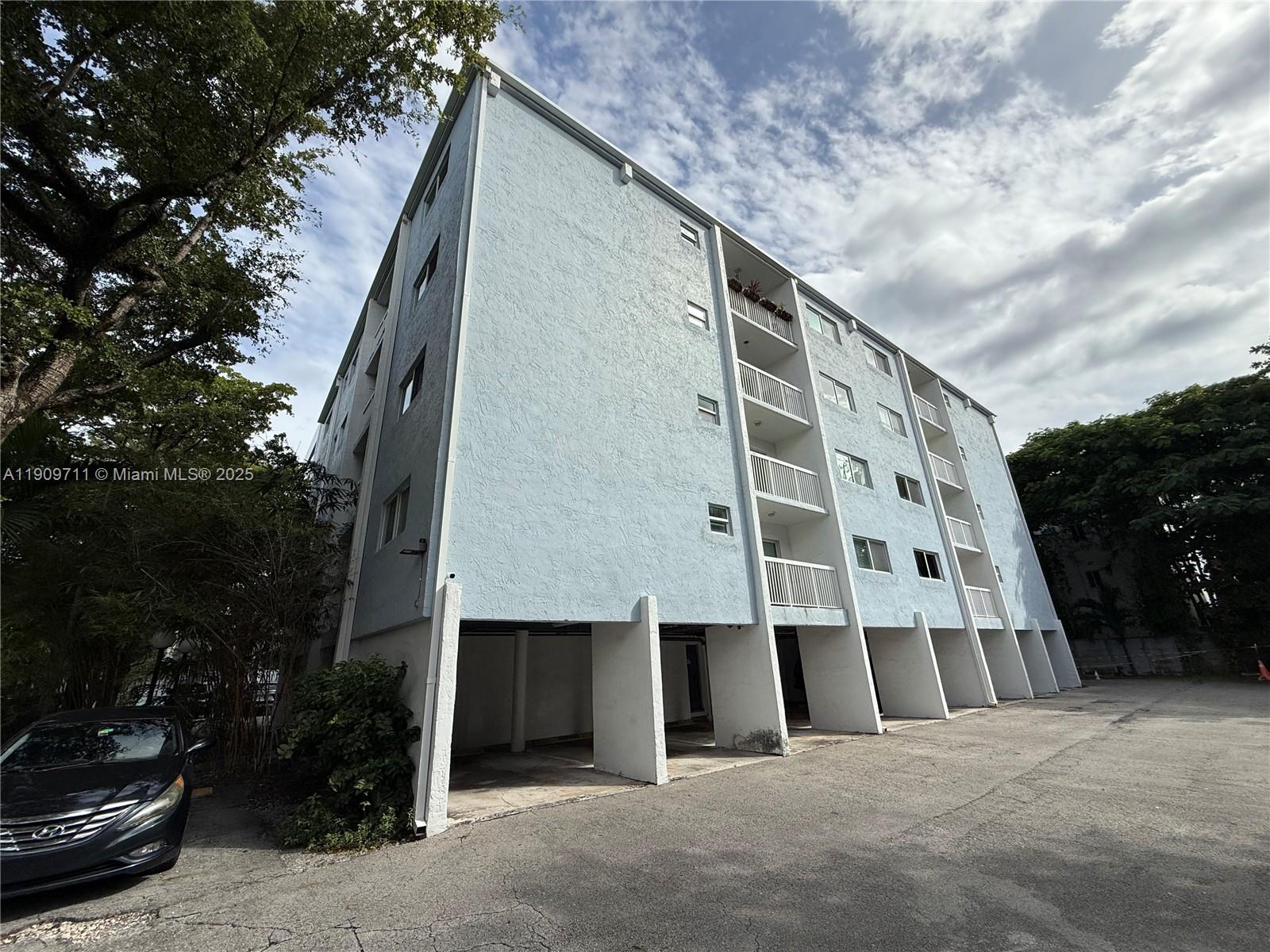 GROVES EDGE CONDO - Residential Lease