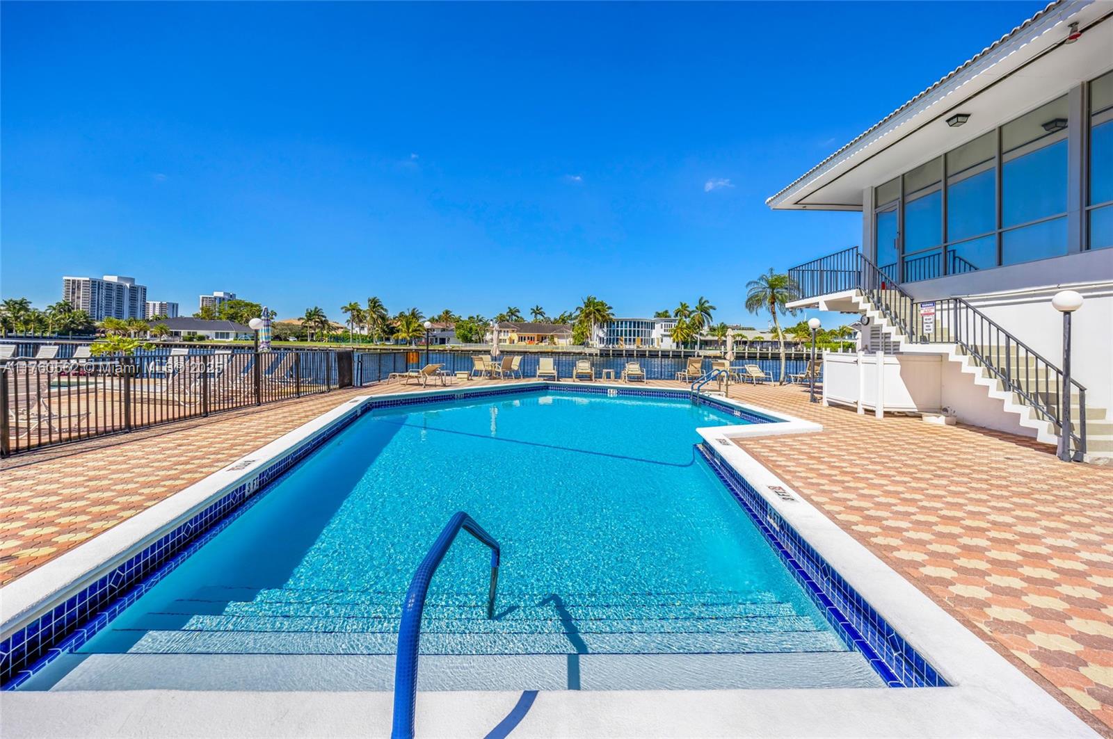 ASHLEIGH HOUSE CONDO - Residential