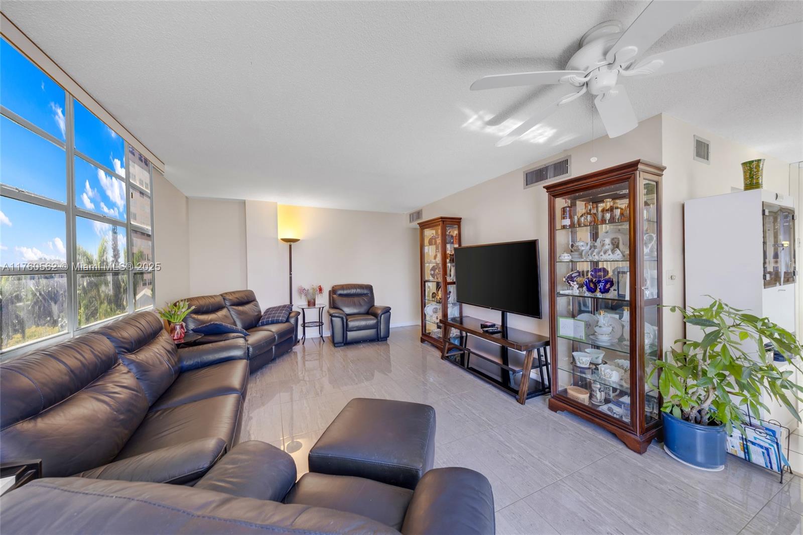 ASHLEIGH HOUSE CONDO - Residential