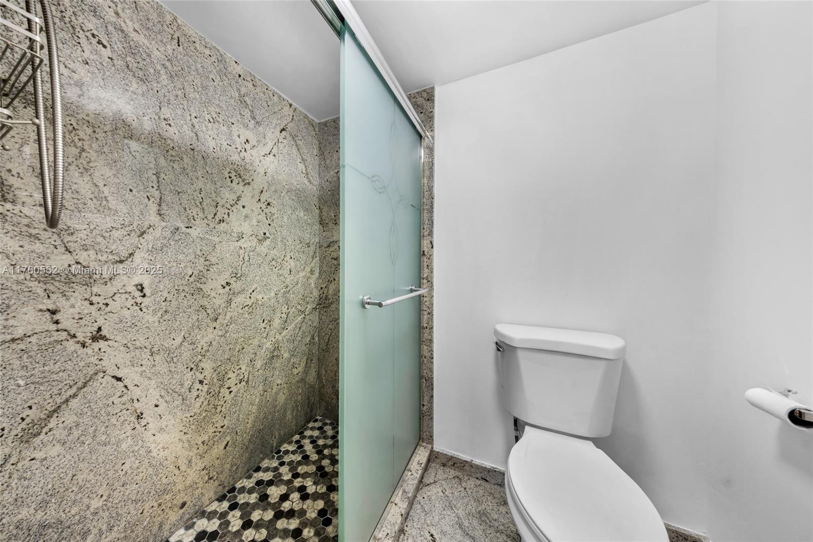 ASHLEIGH HOUSE CONDO - Residential