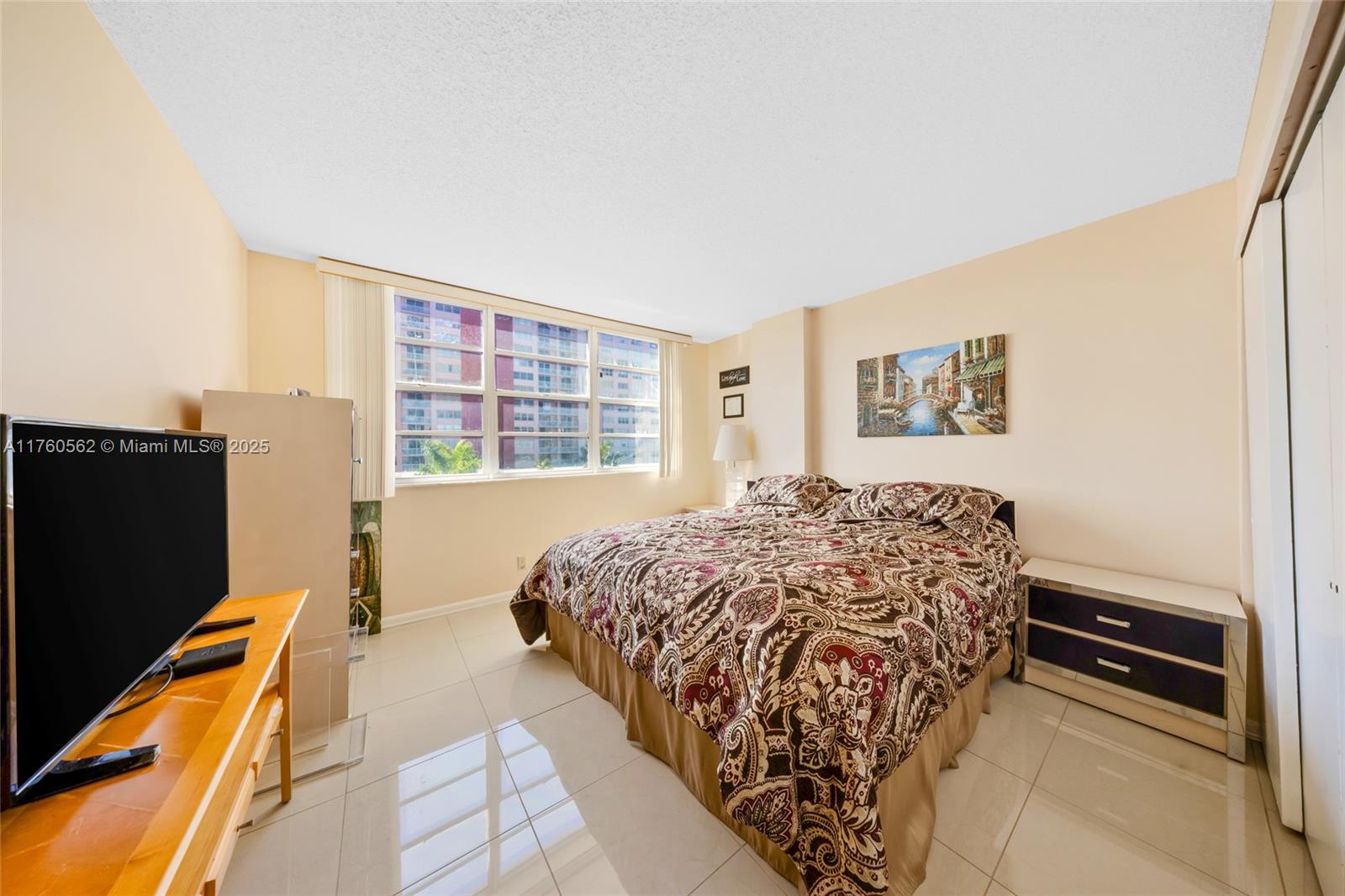 ASHLEIGH HOUSE CONDO - Residential