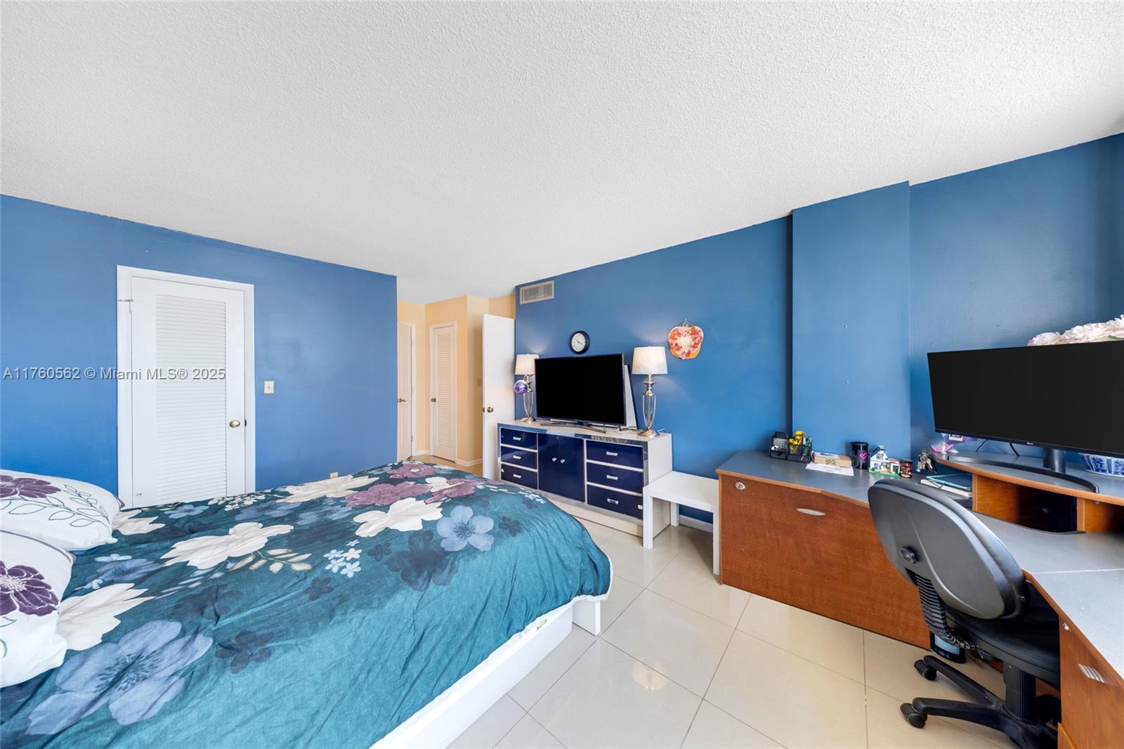 ASHLEIGH HOUSE CONDO - Residential