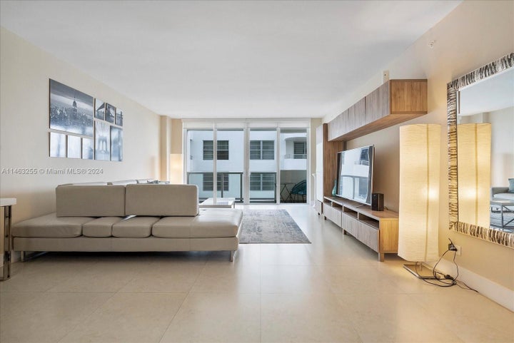 Photo 1 of 41 — 5601 Collins Ave 1514, Miami Beach, FL 33140