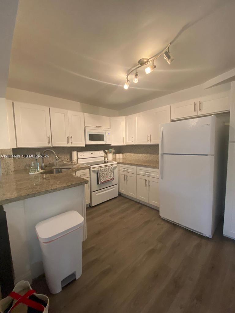 BELASERA AT PINE ISLAND C - Residential Lease