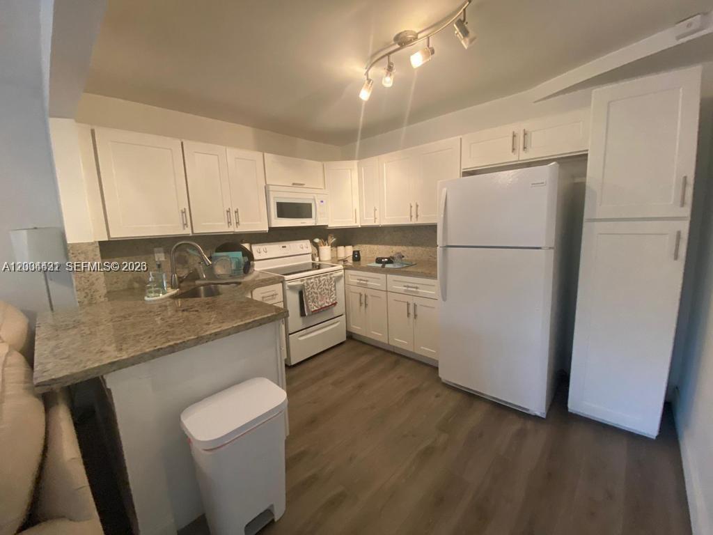 BELASERA AT PINE ISLAND C - Residential Lease