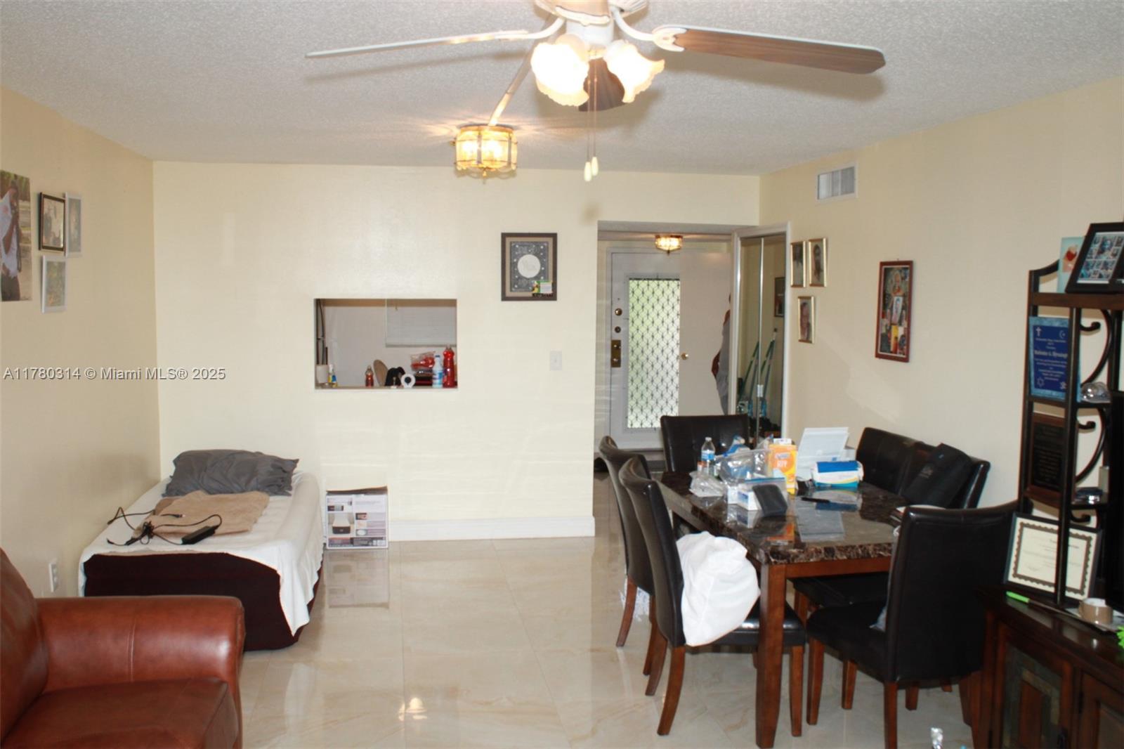 View photos, virtual tours, details... 1810 SW 81st Ave 2412
