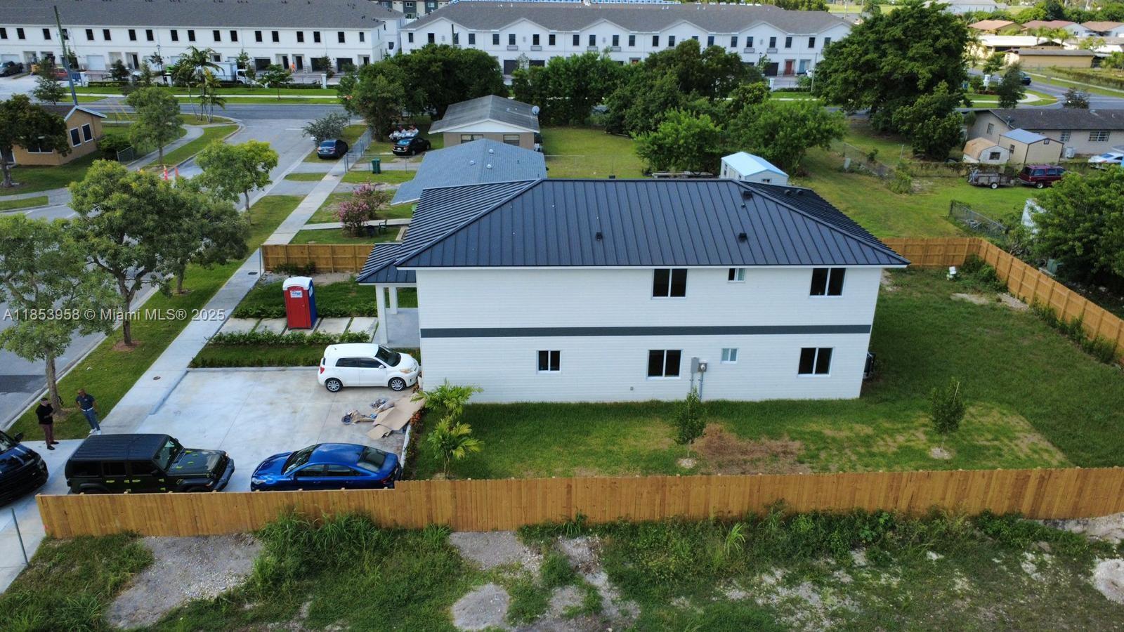 722 NW 6 CT
