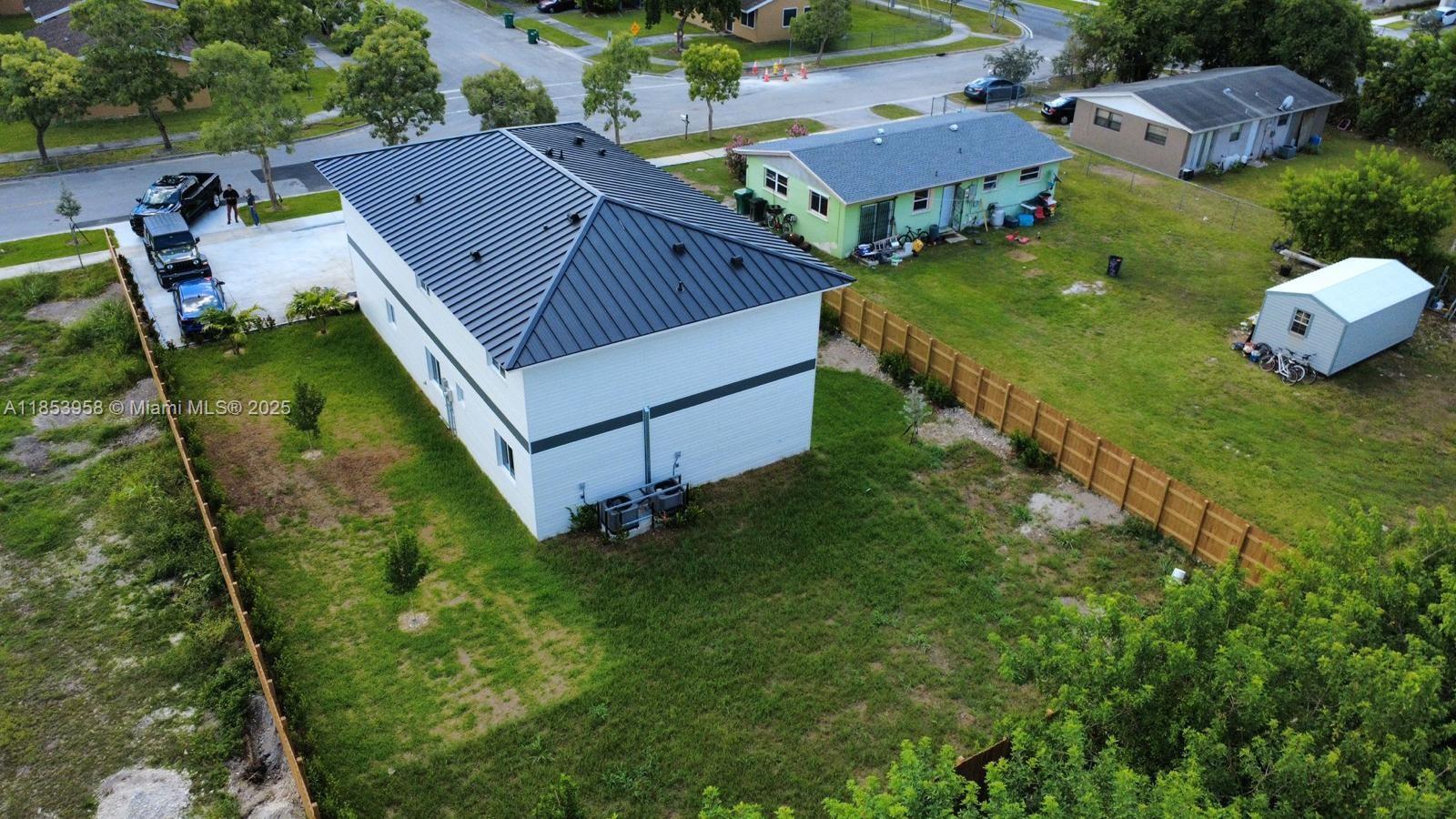 722 NW 6 CT