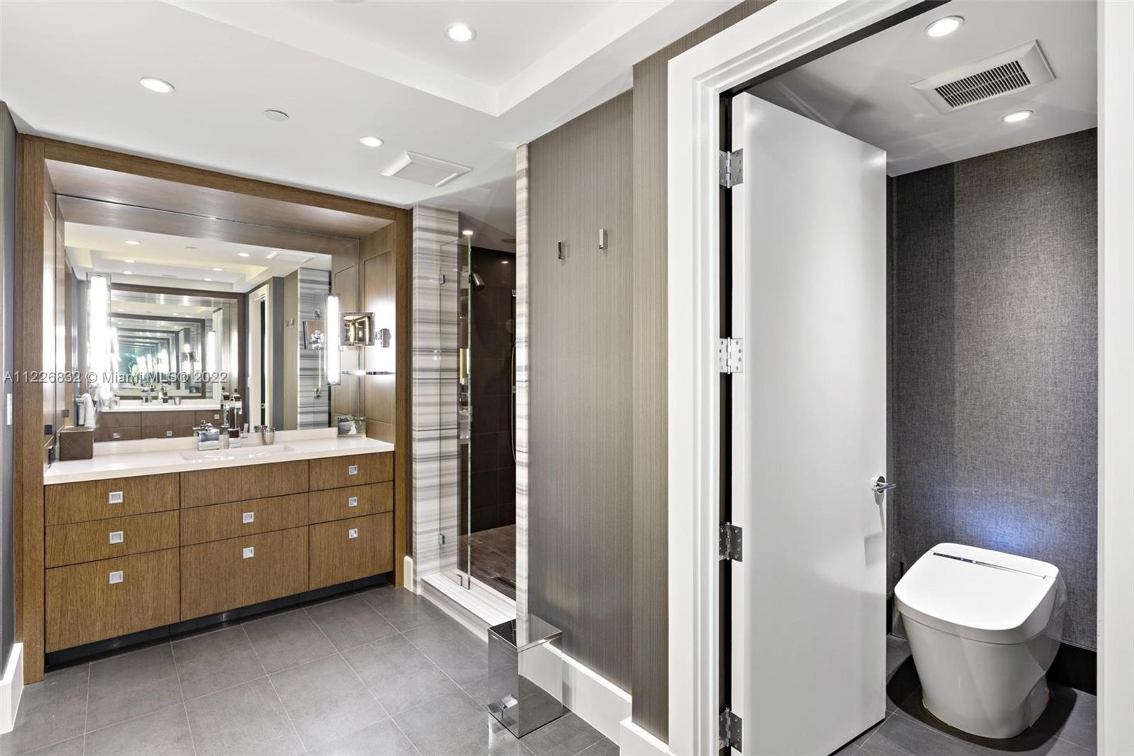 JADE RESIDENCES AT BRICKE - Residential