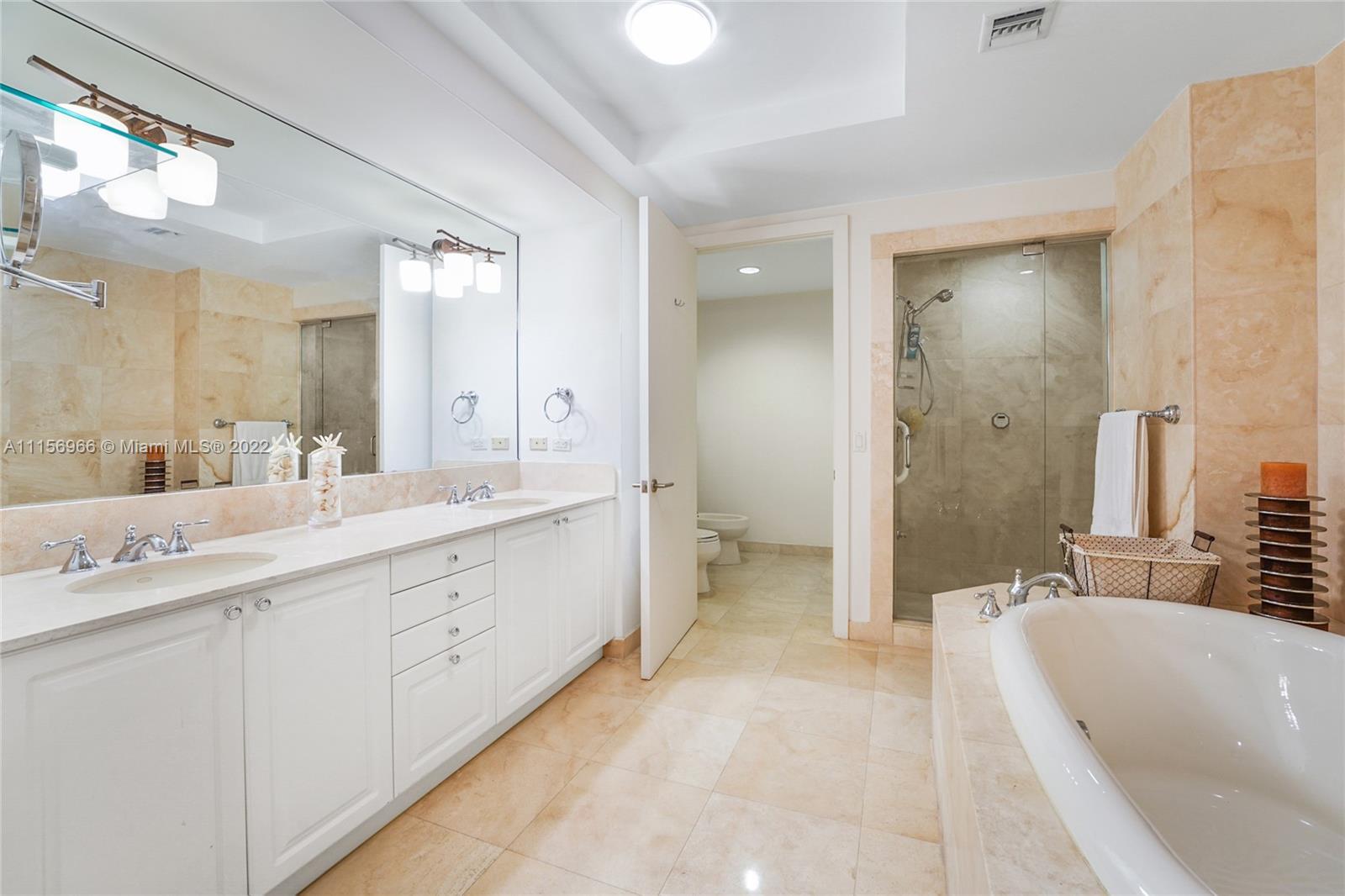 7600 OCEANSIDE AT FISHER - Residential