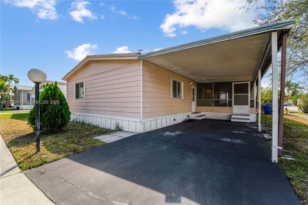 Photo of 730 NW 214th Ave, Pembroke Pines, FL 33029 (MLS # A11970915)