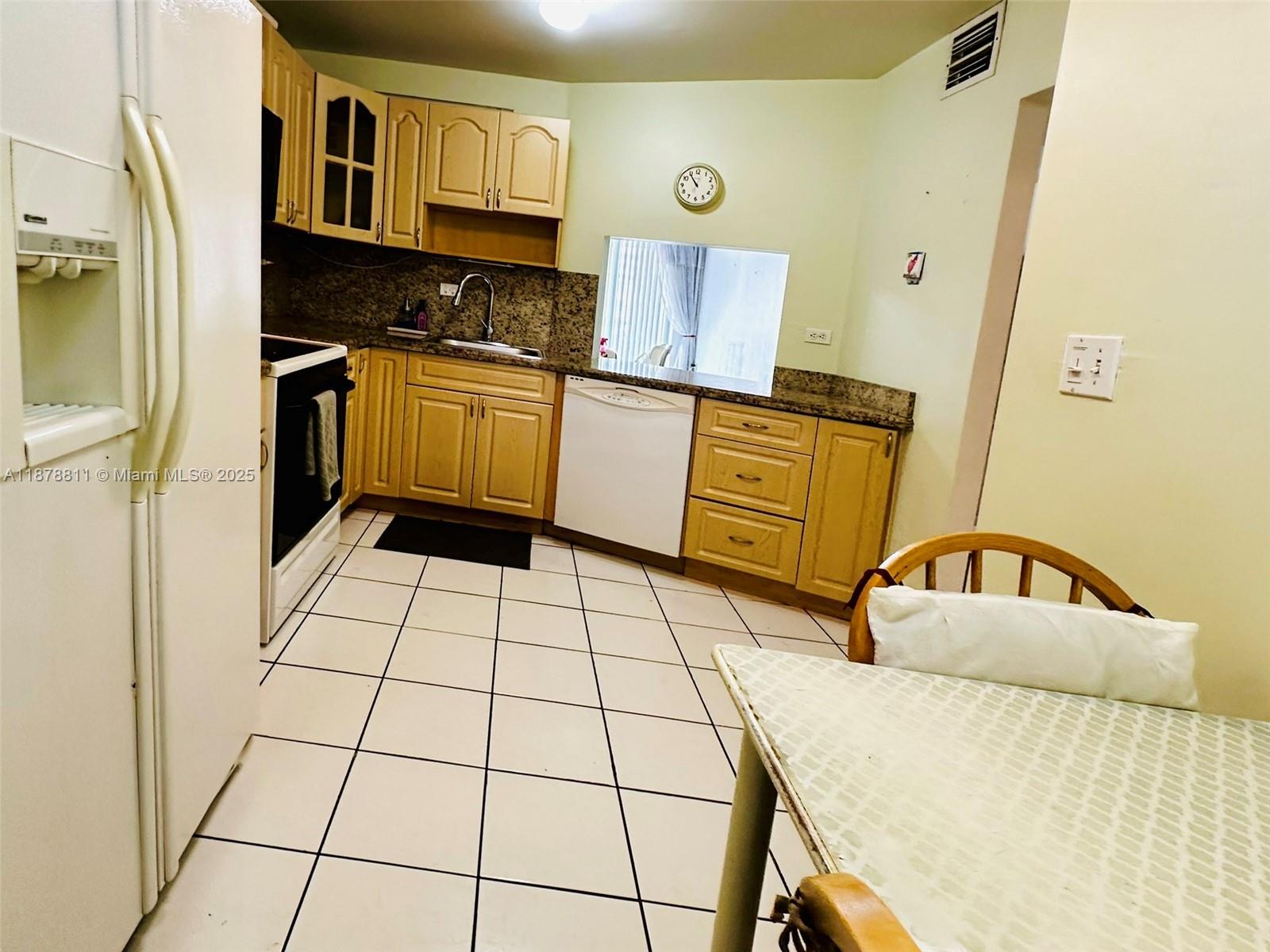 JADE WINDS GROUP BAMBOO G - Residential