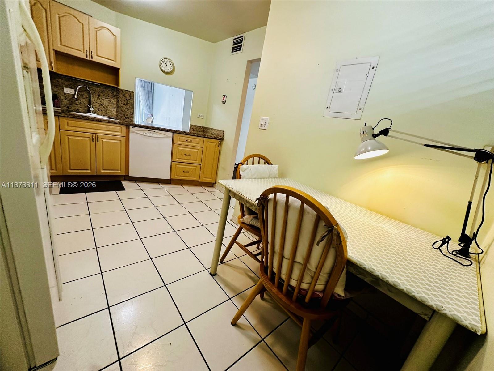 JADE WINDS GROUP BAMBOO G - Residential