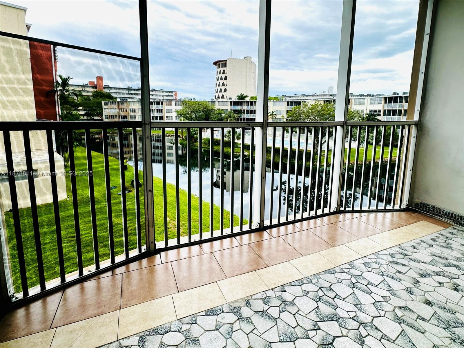 JADE WINDS GROUP BAMBOO G - Residential