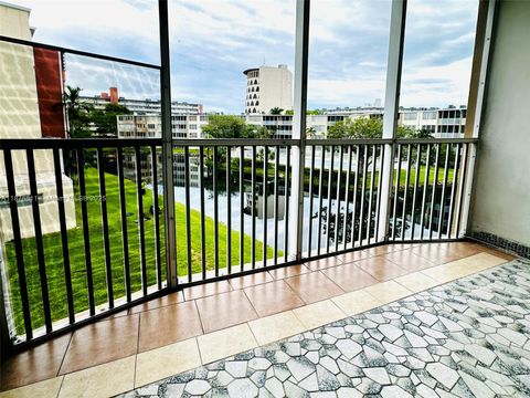 1690 NE 191st St 305-1 Miami FL 33179