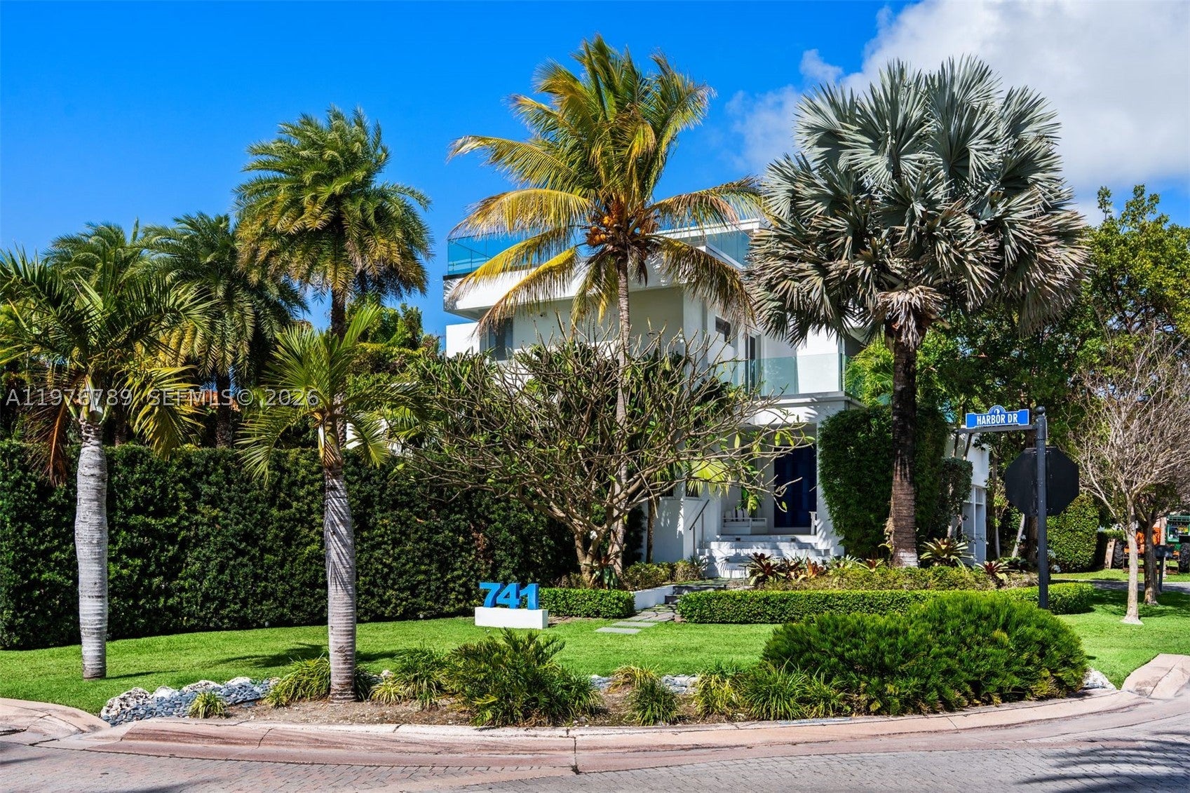 741 Harbor Dr