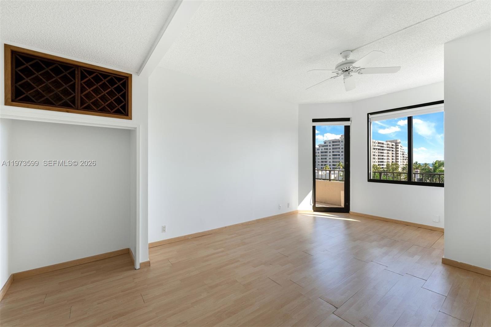 THE EMERALDBAY @ KEY COLO - Residential