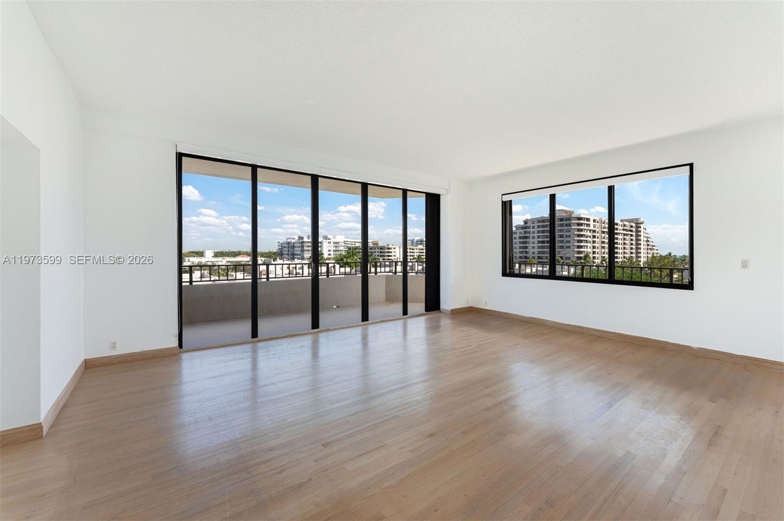 THE EMERALDBAY @ KEY COLO - Residential