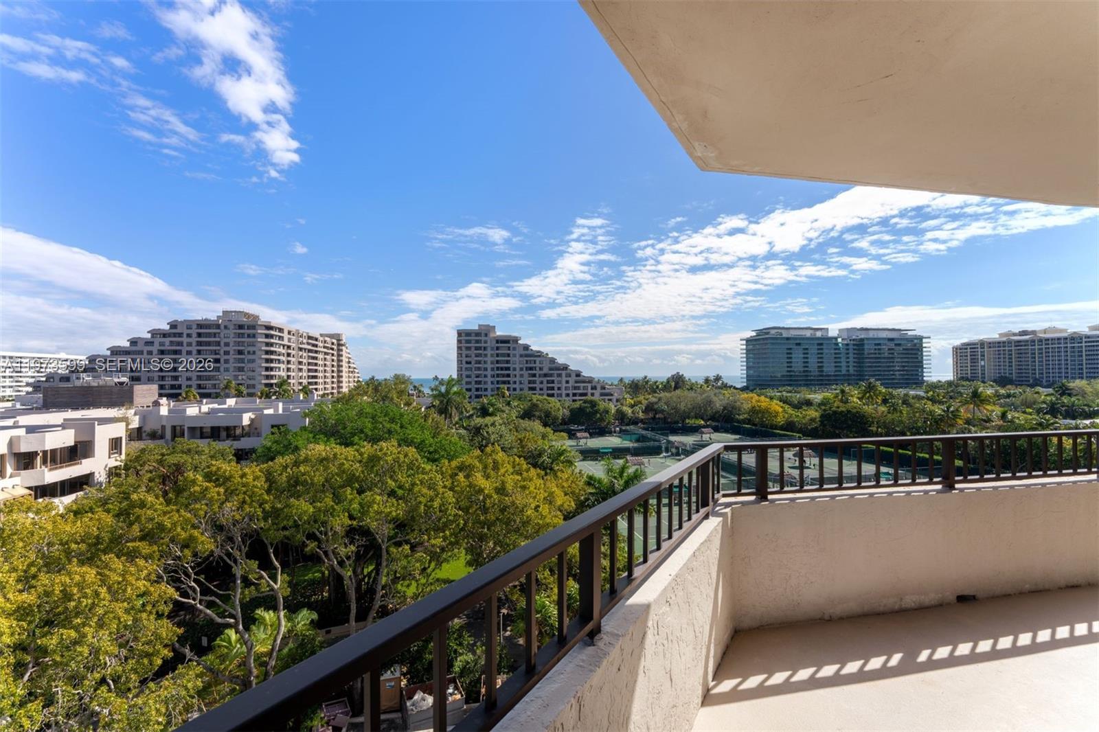 THE EMERALDBAY @ KEY COLO - Residential