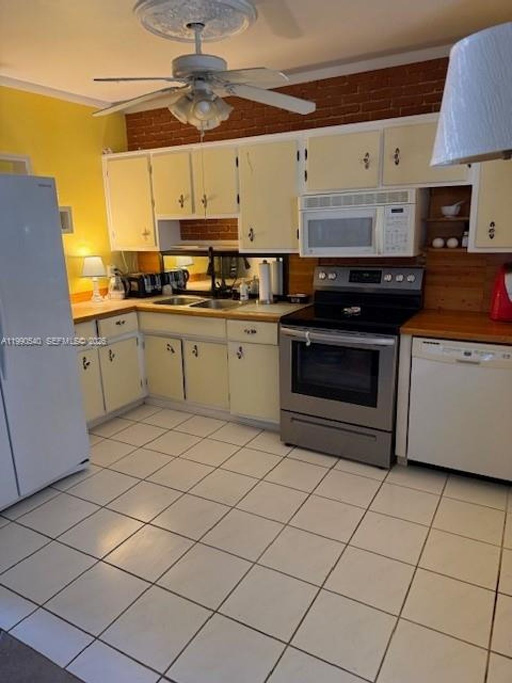Photo of 1570 NE 15th St, Homestead, FL 33033 (MLS # A11990540)