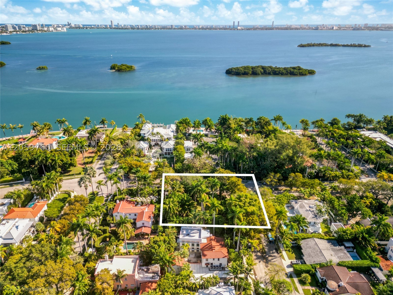 5810 N Bayshore Dr