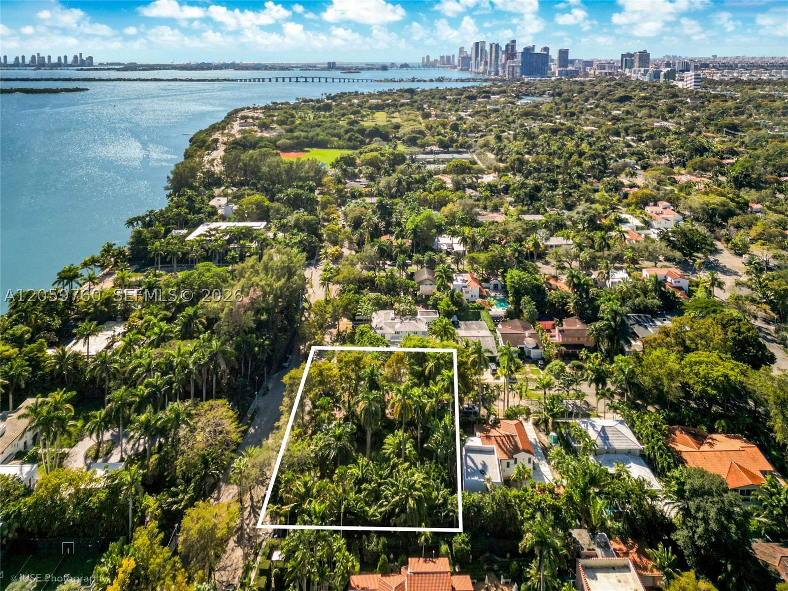 5810 N Bayshore Dr