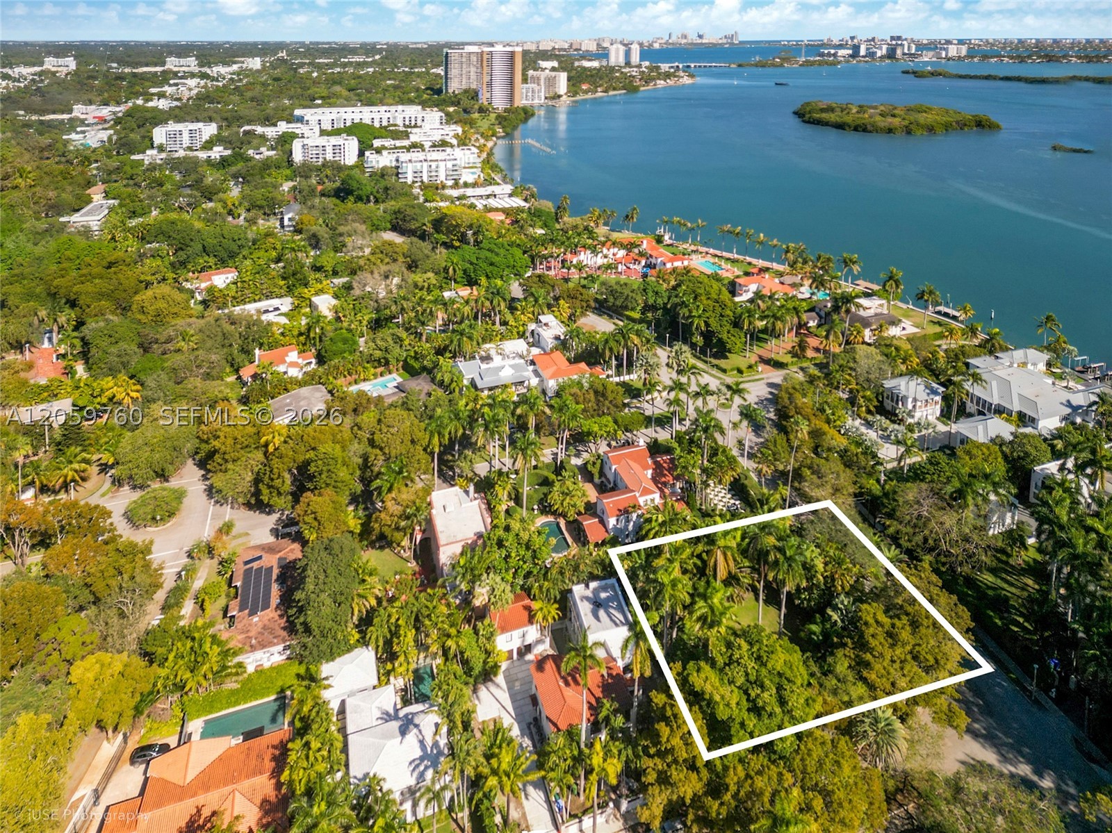 5810 N Bayshore Dr