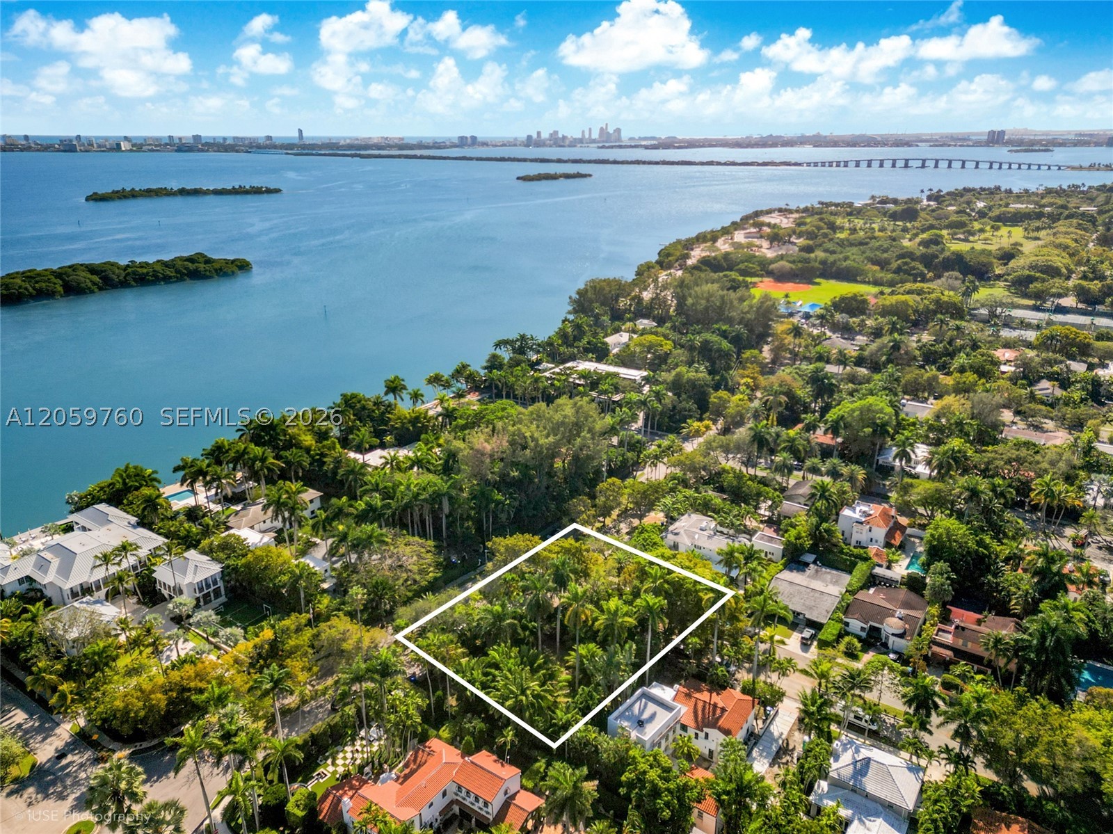 5810 N Bayshore Dr