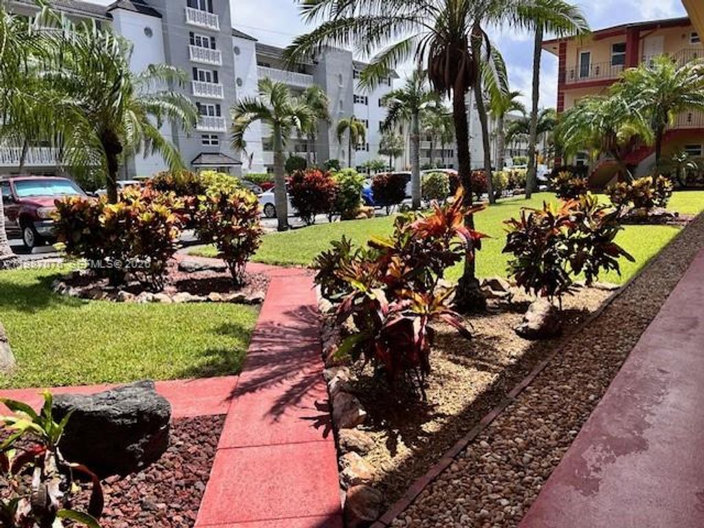 Photo of 5050 Bayview Dr #17, Fort Lauderdale, FL 33308 (MLS # A11987076)