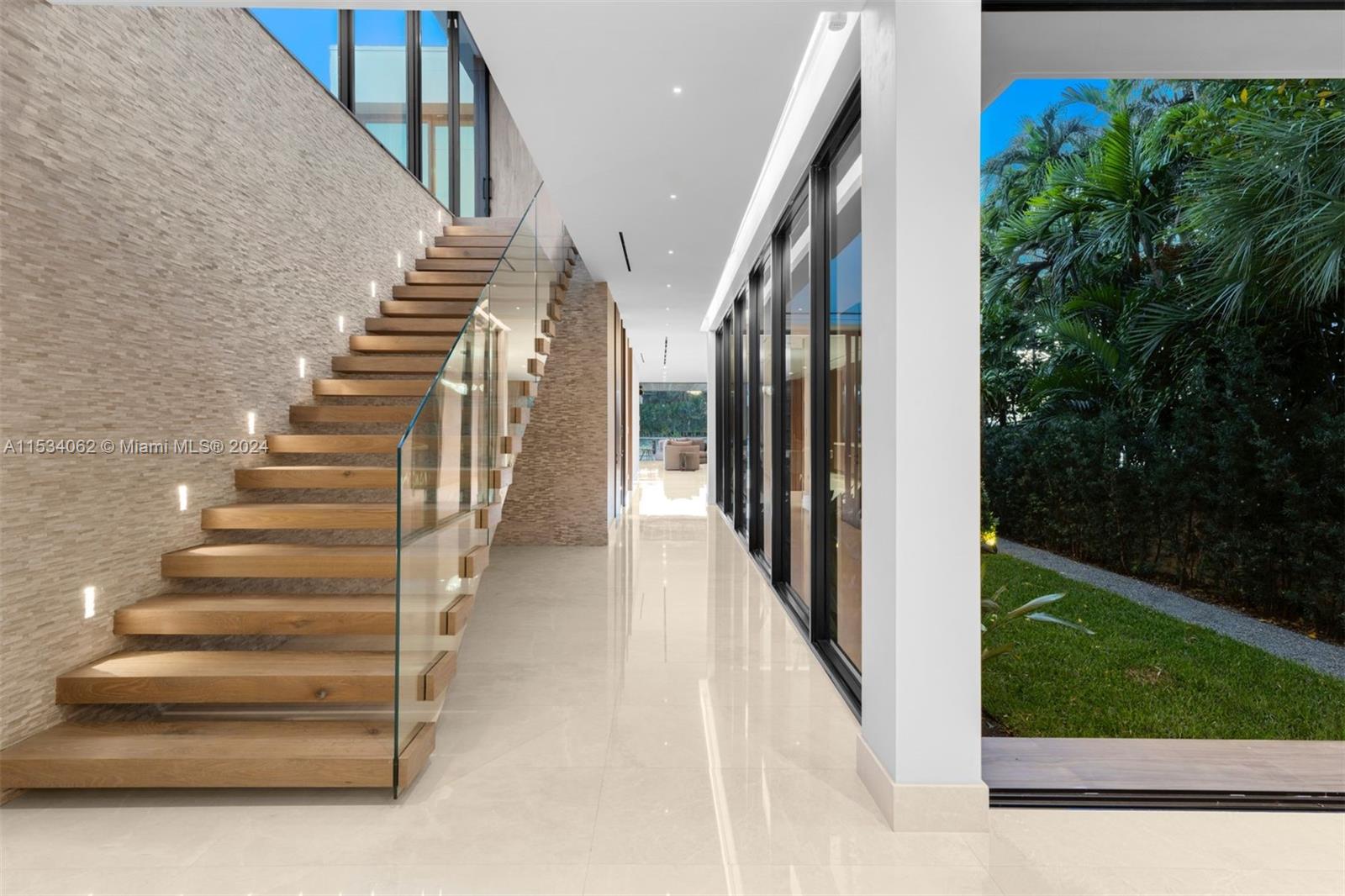 ALTOS DEL MAR NO 5 - Residential