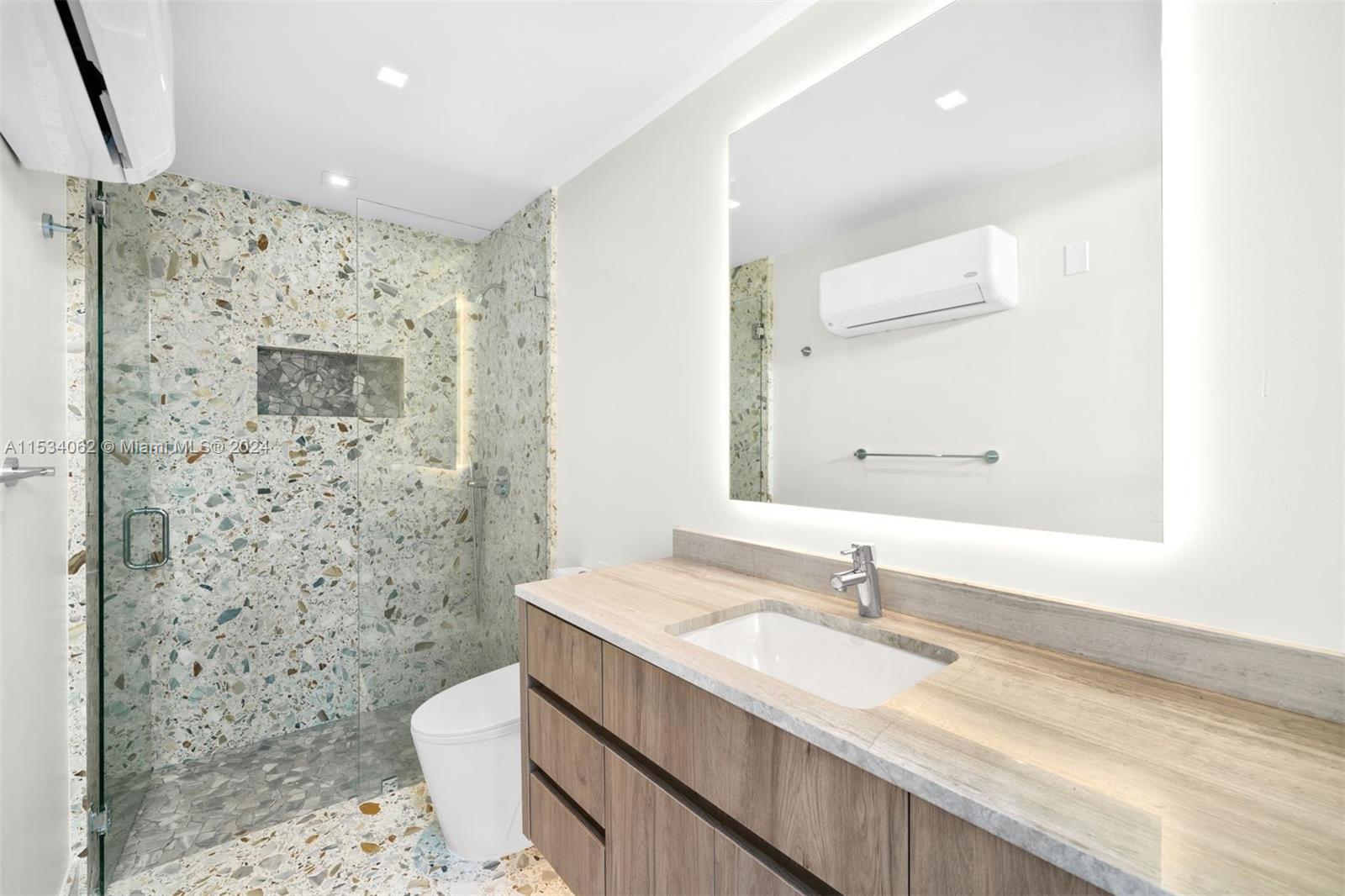 ALTOS DEL MAR NO 5 - Residential