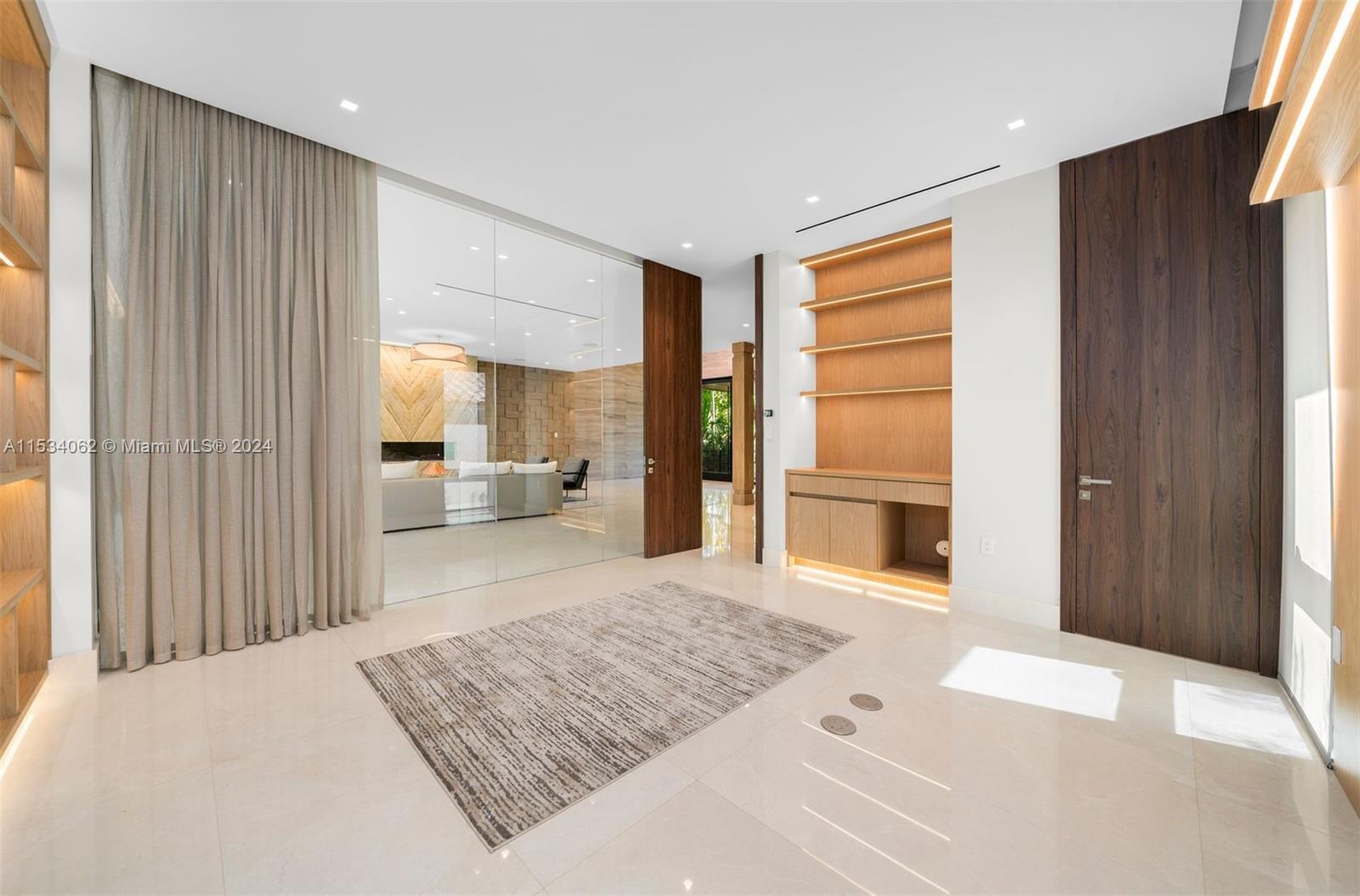 ALTOS DEL MAR NO 5 - Residential