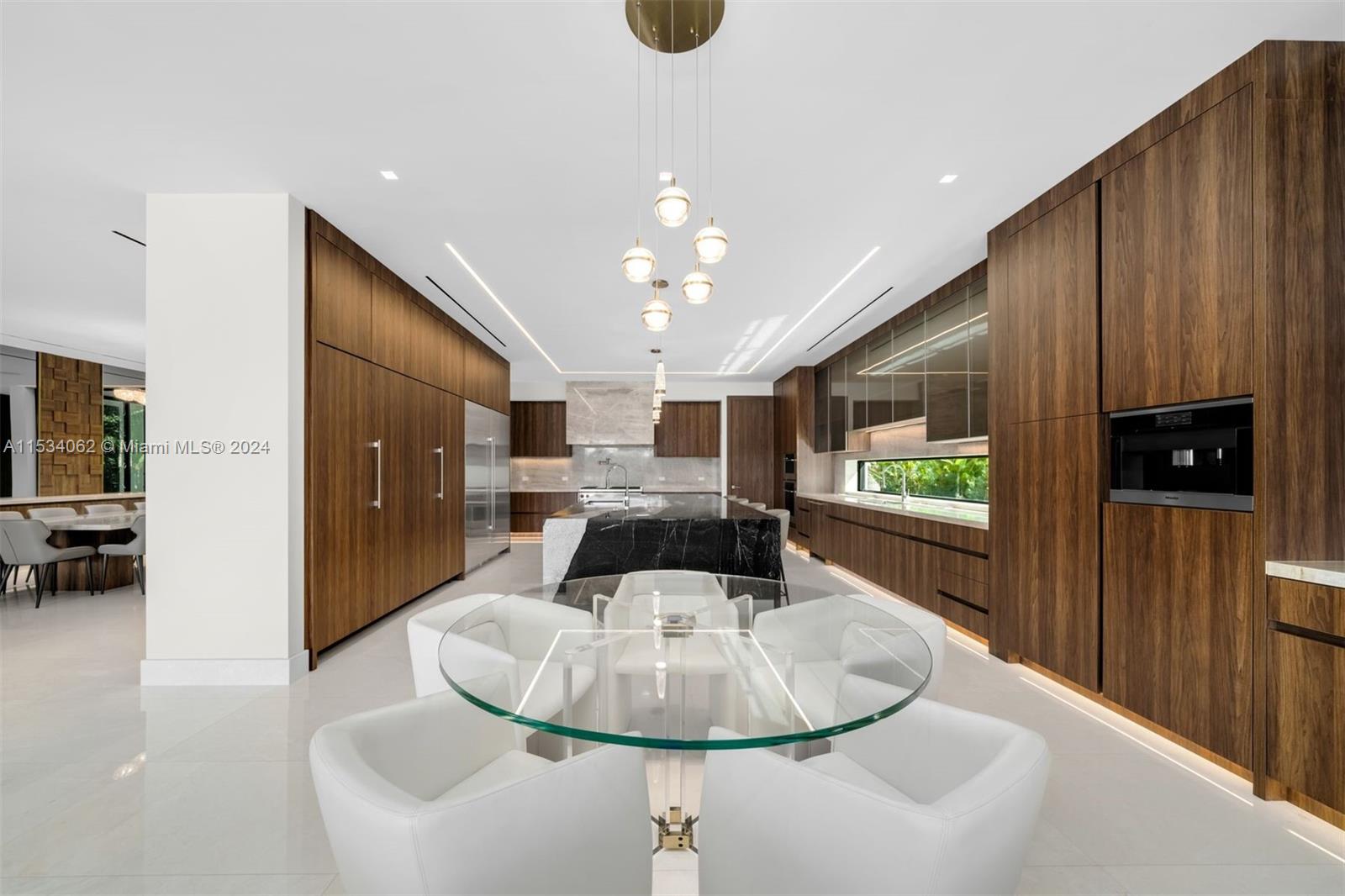 ALTOS DEL MAR NO 5 - Residential