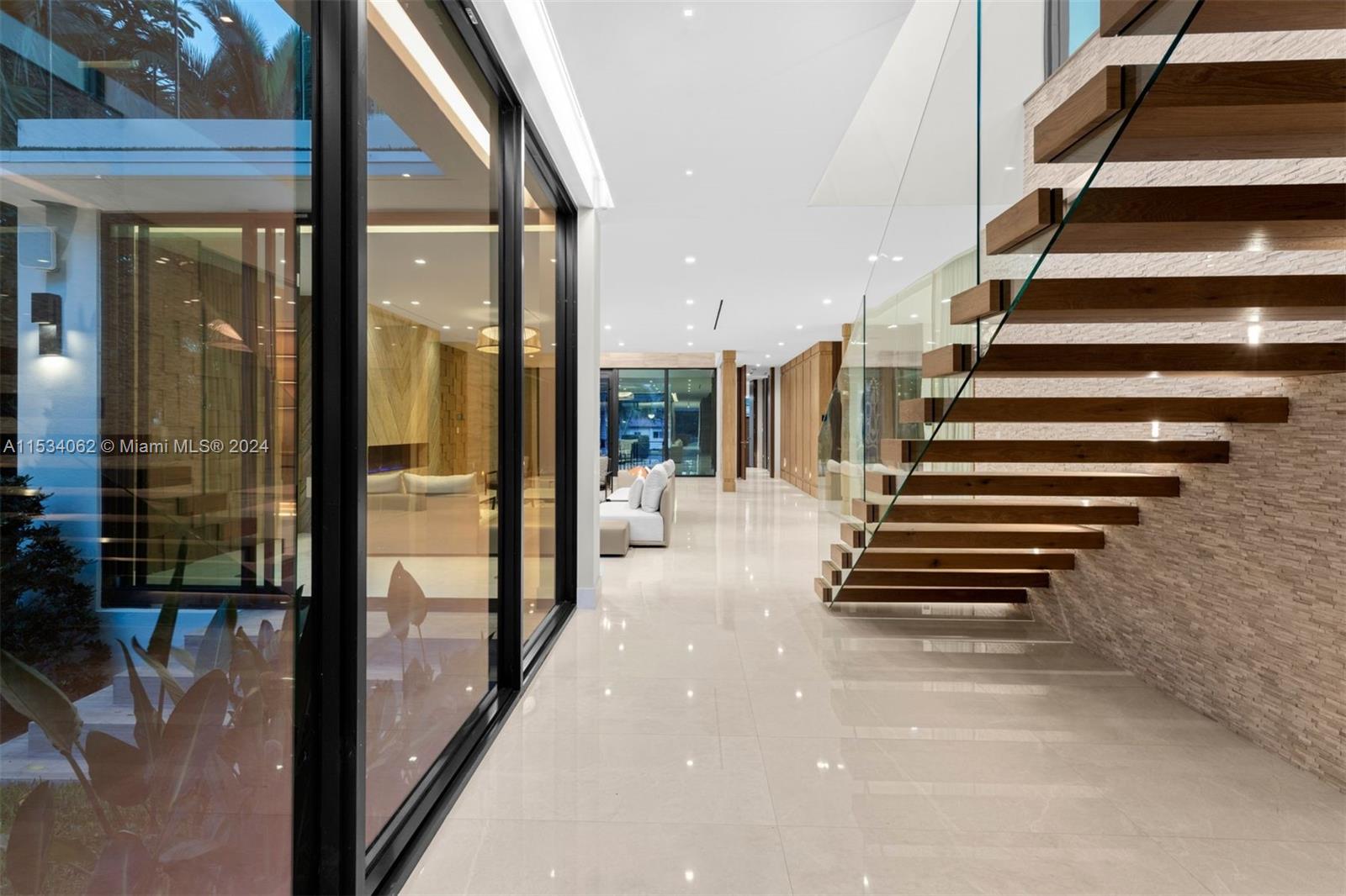 ALTOS DEL MAR NO 5 - Residential