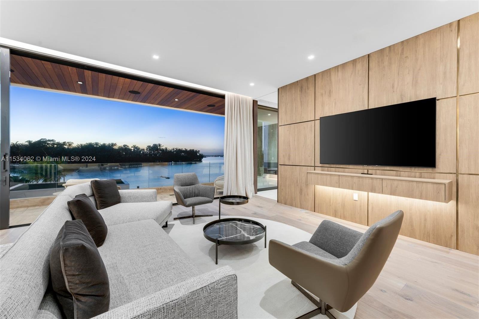 ALTOS DEL MAR NO 5 - Residential