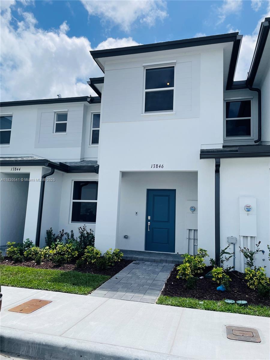 Be the first to live in this stunning 2025-built townhouse offering 3 bedrooms, 2.5 bathrooms, and 1,600 sq ft of modern living space. Enjoy tranquil lakefront views and upscale community features, including a pool, fitness center, and dog park. Located in the desirable Del Mar community near Homestead, this home is perfect for those seeking comfort and convenience.