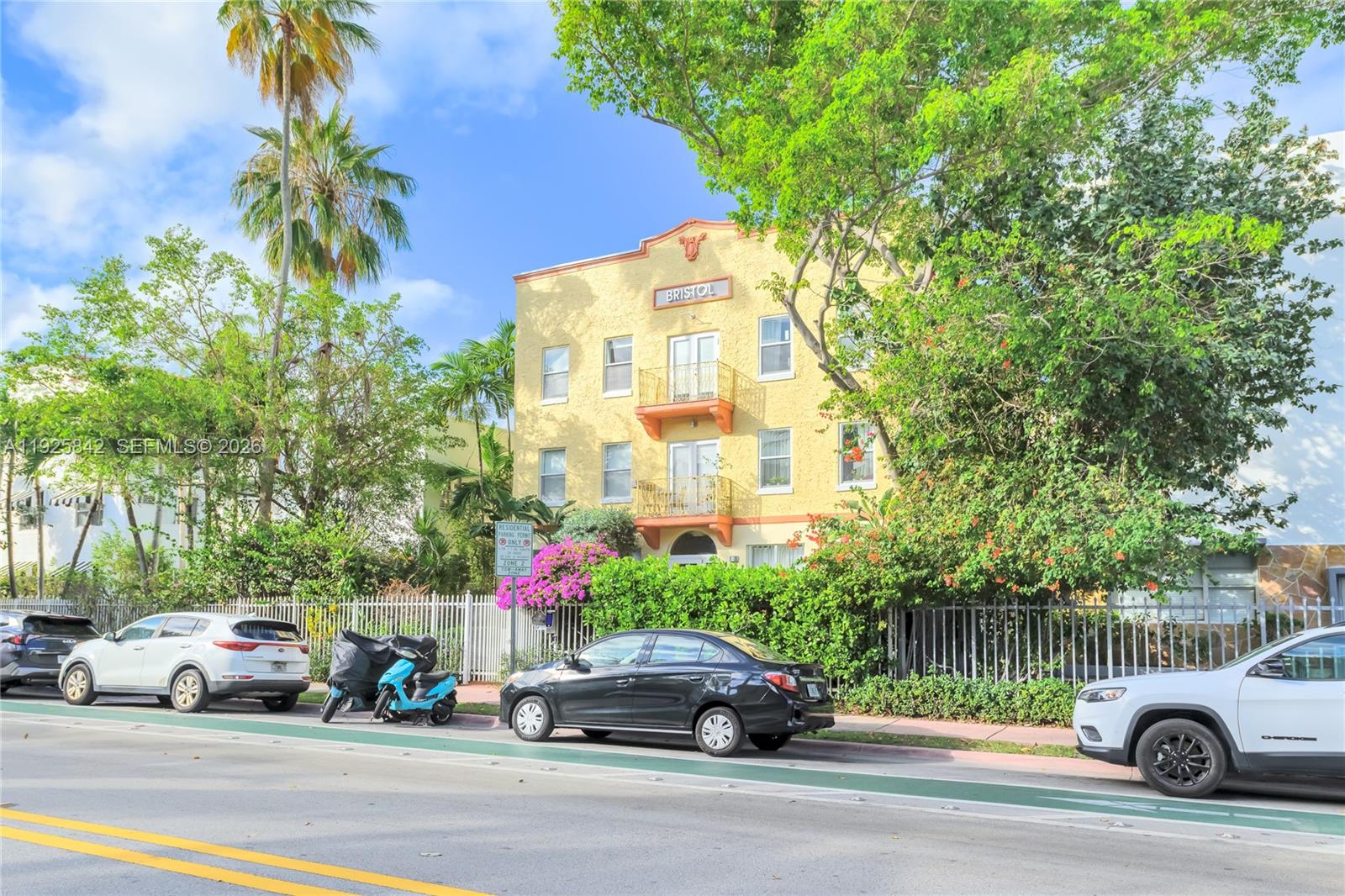 BRISTOL CONDO - Residential