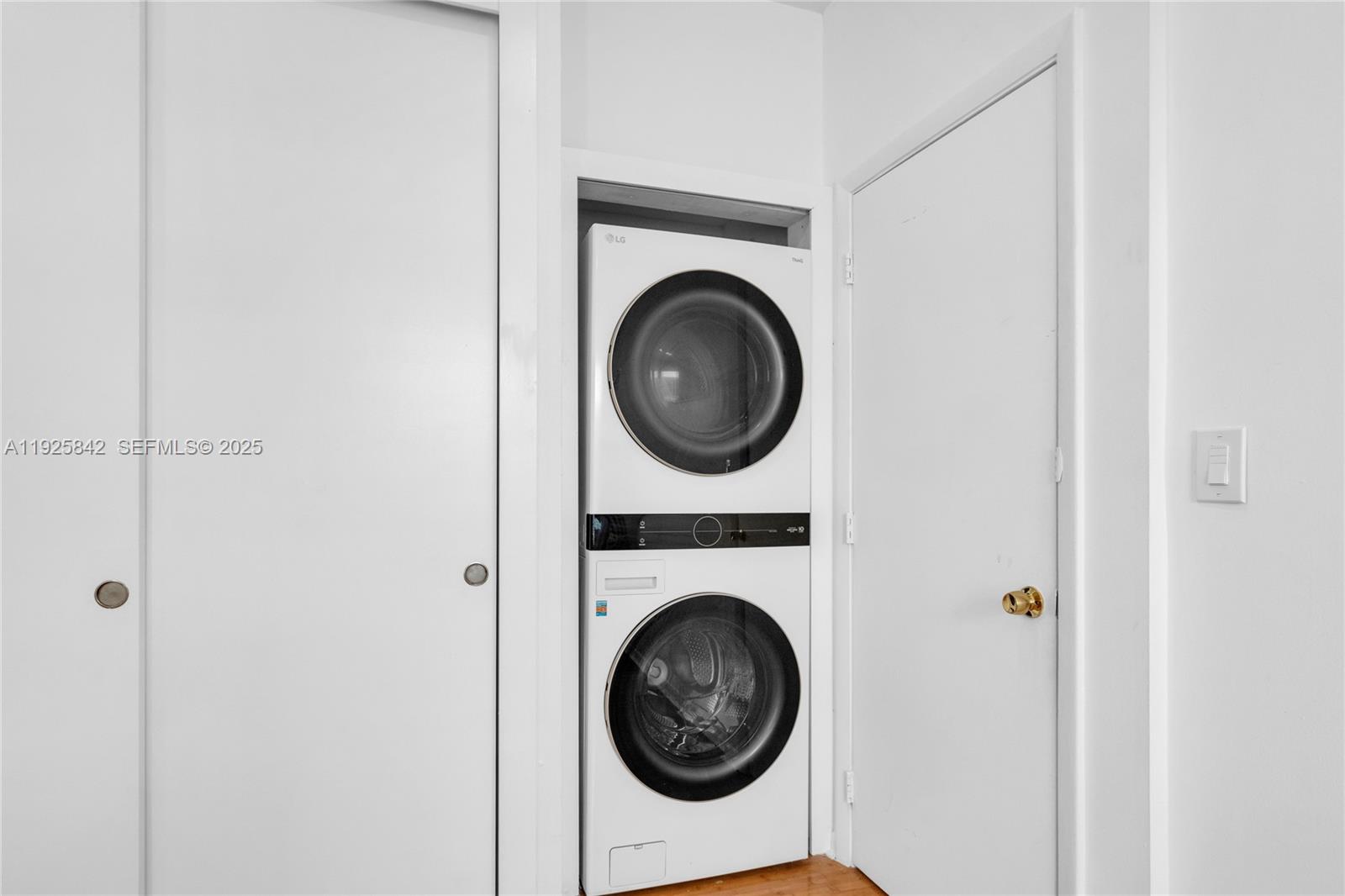 BRISTOL CONDO - Residential