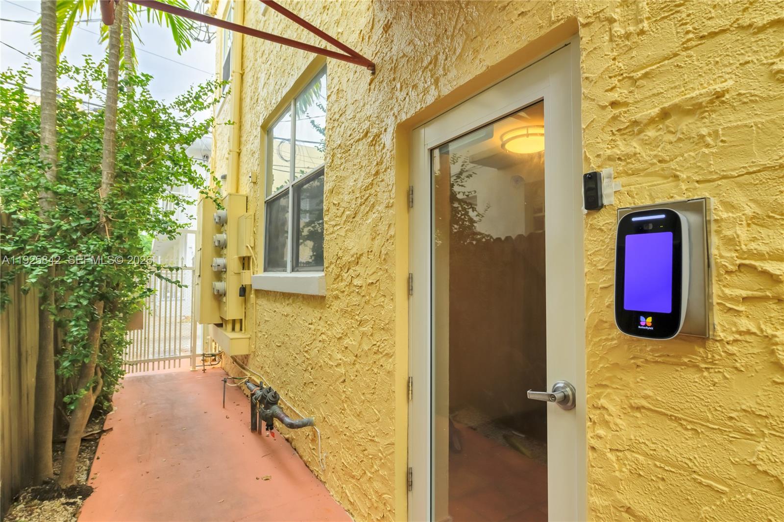 BRISTOL CONDO - Residential