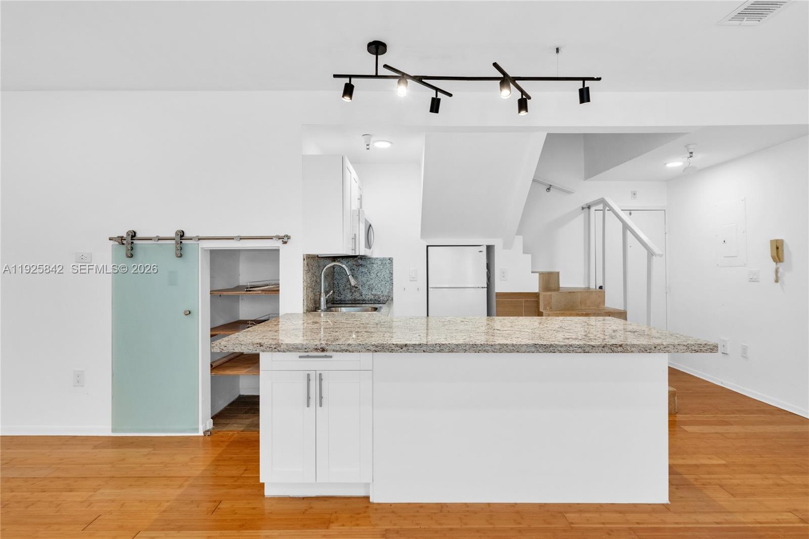 BRISTOL CONDO - Residential