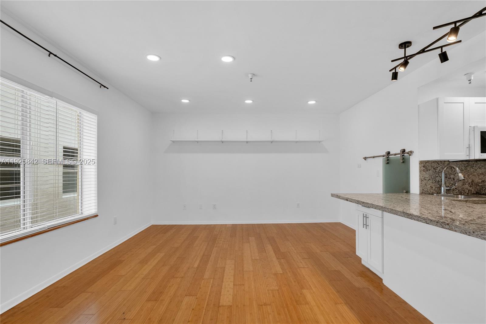 BRISTOL CONDO - Residential