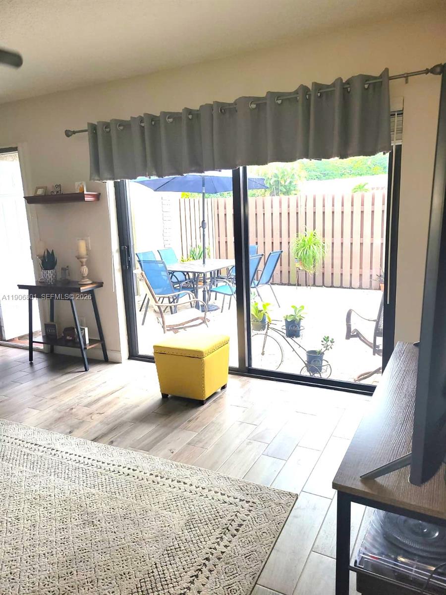 C H E ACRES - Residential