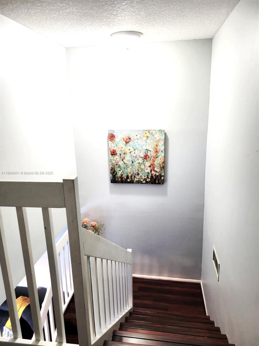 C H E ACRES - Residential