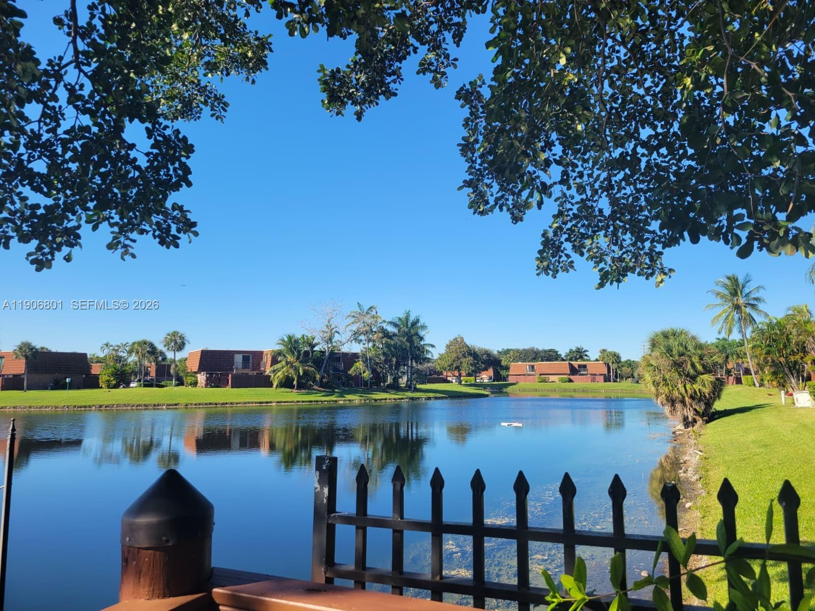 C H E ACRES - Residential