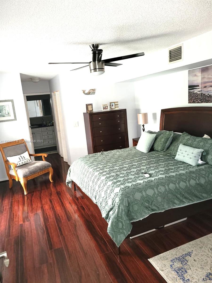 C H E ACRES - Residential