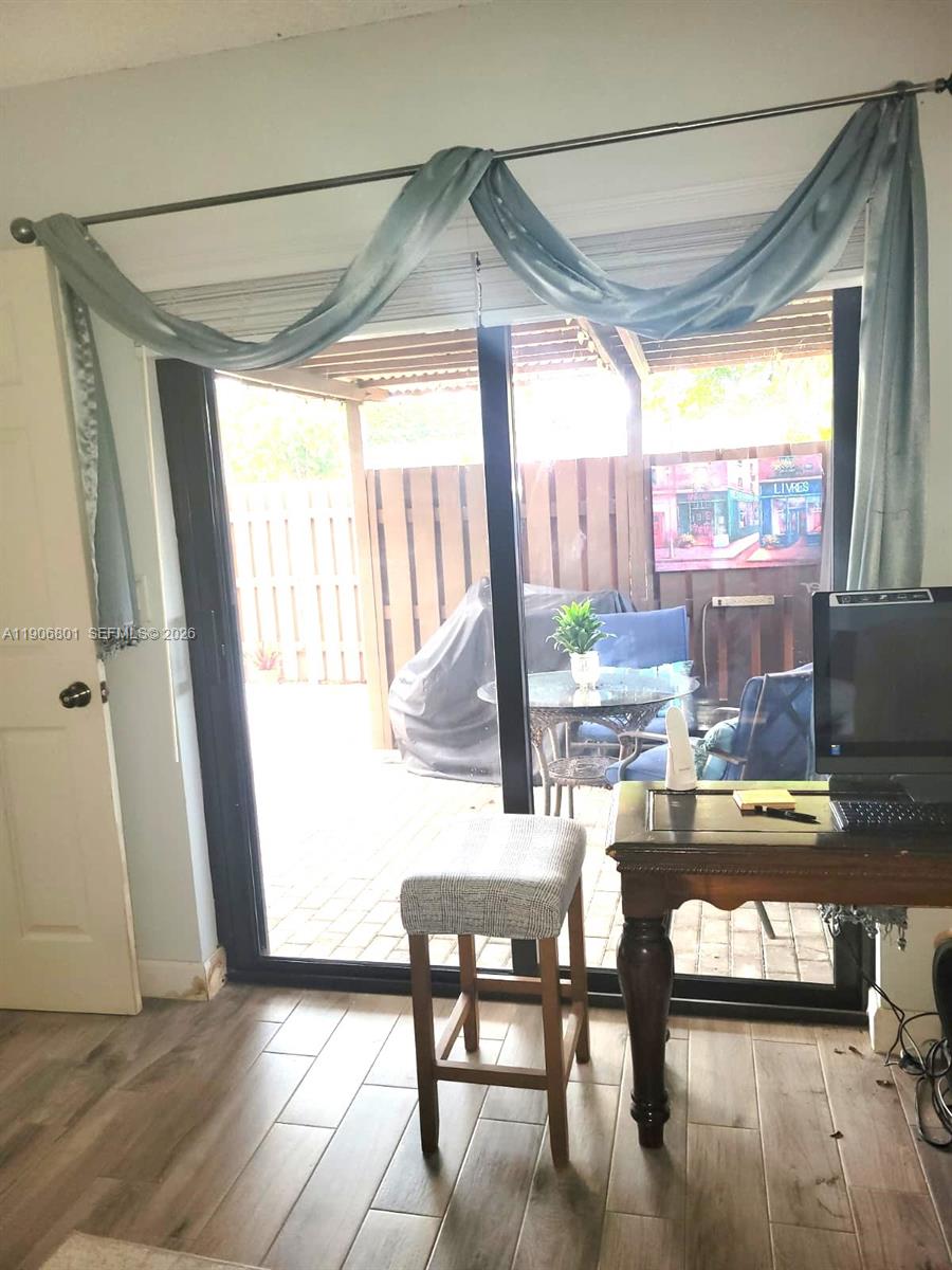 C H E ACRES - Residential