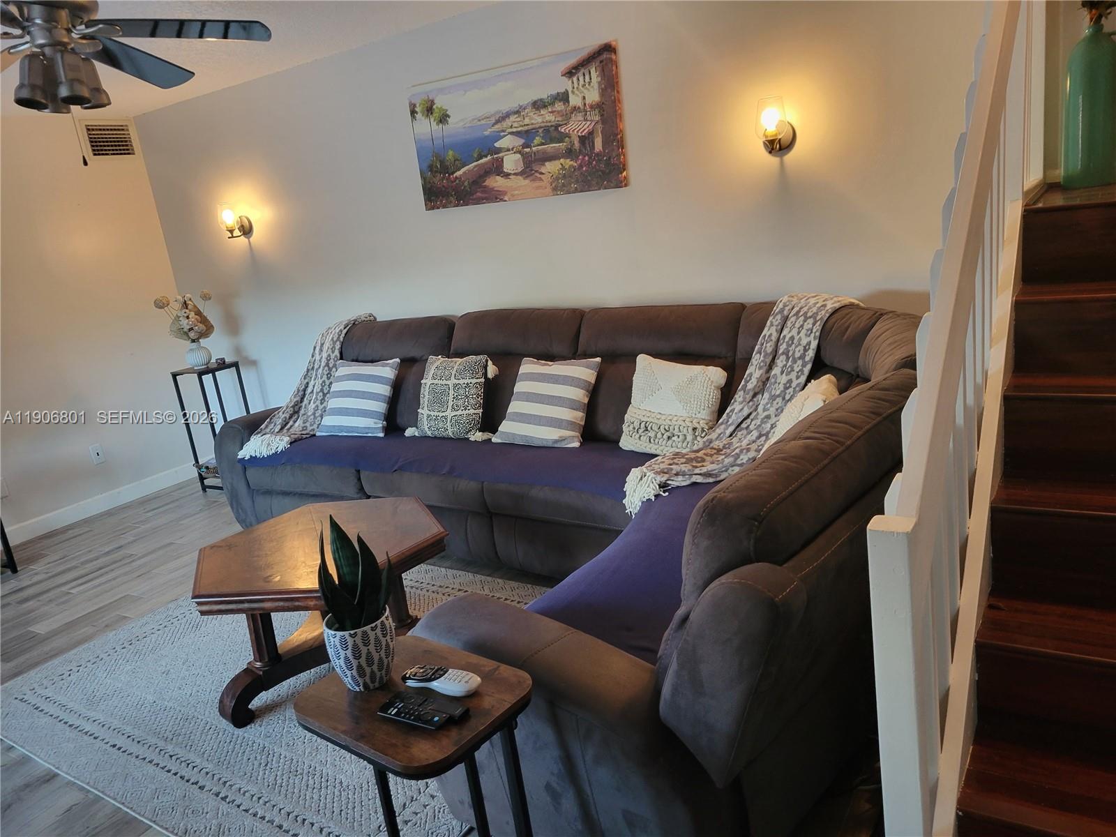 C H E ACRES - Residential